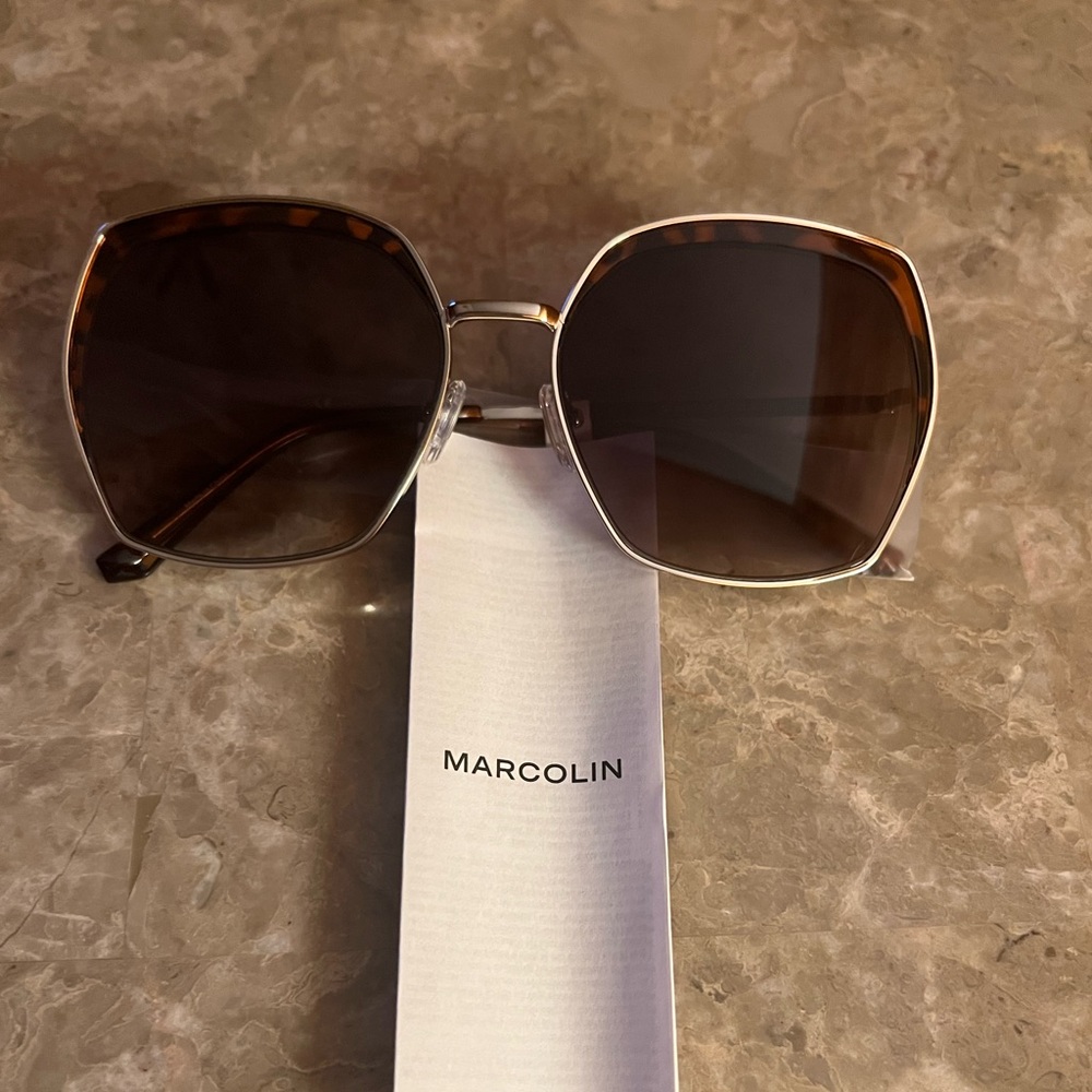 Women’s Oversized Square Sunglasses - Brown Gradient Lenses - Picture 2 of 5